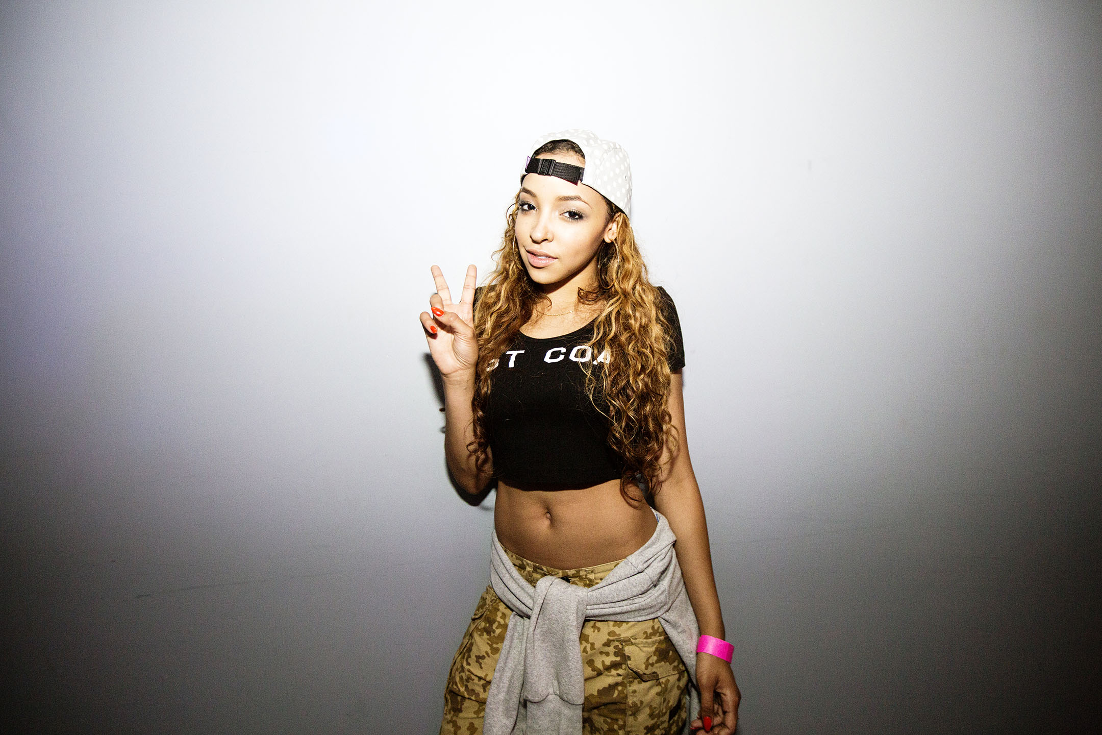 Tinashe – Pretend Ft. A$AP Rocky (Lyric Video) 